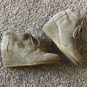 TOMS Lace Up Taupe Wedge Booties